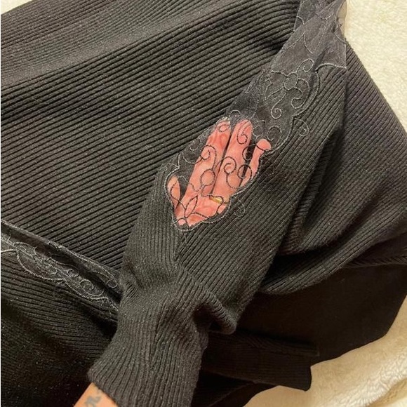 Womens pullover - Picture 2 of 5